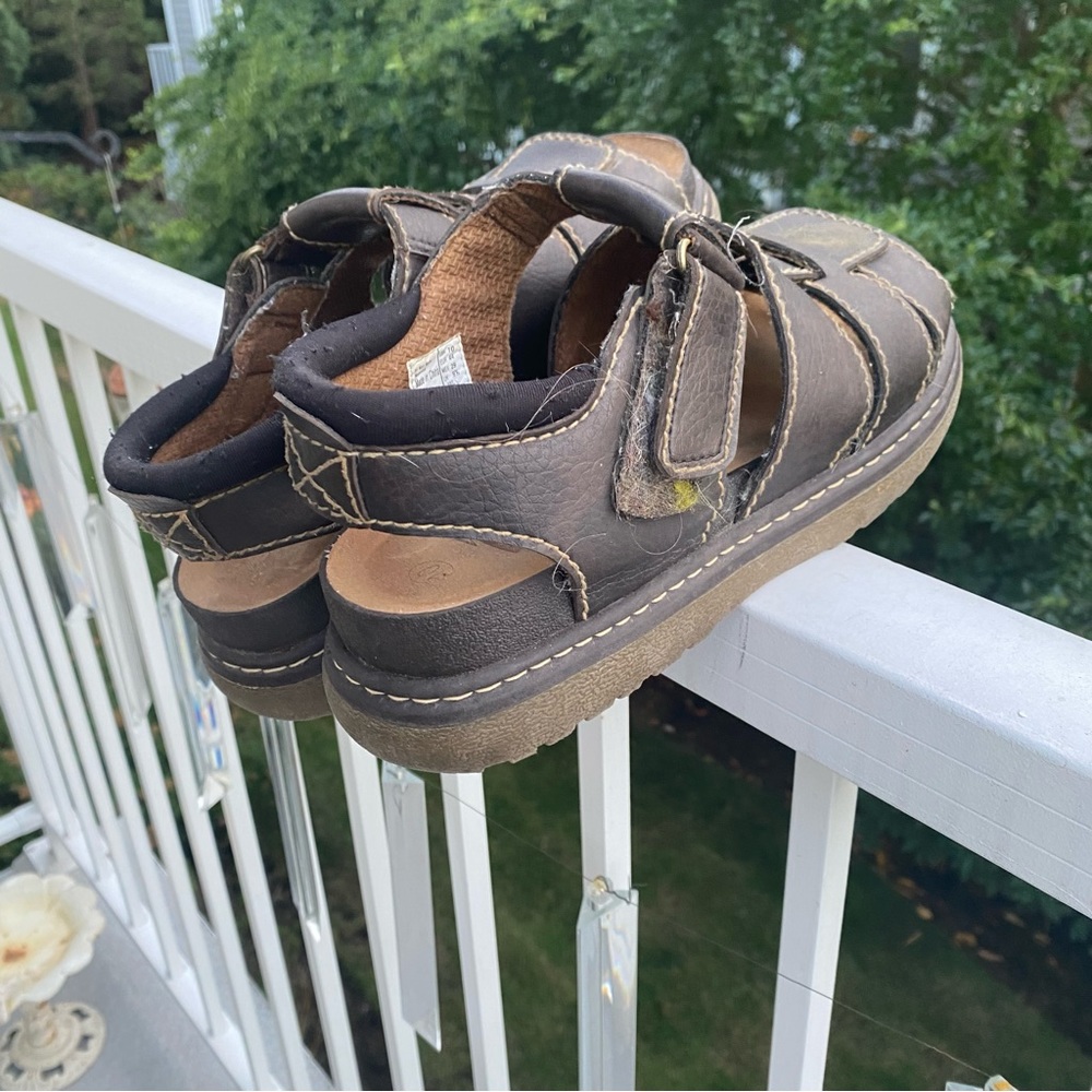 Wolfe Island Sandals Sz. 10